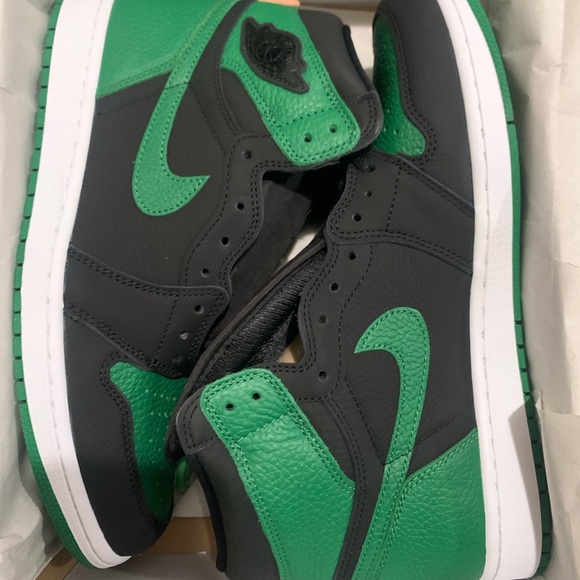 Jordan 1 Retro High Pine Green Black - Size 11 - Picture 4 of 5